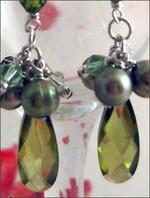 Zirconia and pearls dangling earrings